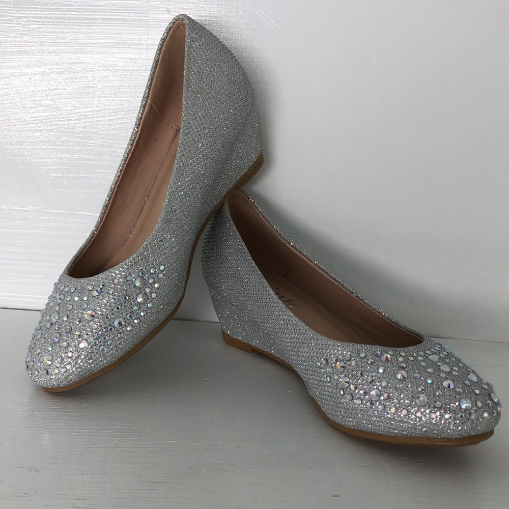 Like New! Link Brand Silver Rhinestone Wedge Heels Little  Girls Size 13
